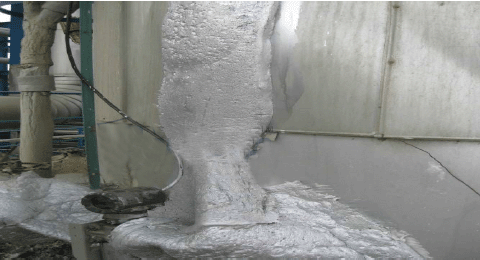 將毛細(xì)管緊貼塔壁